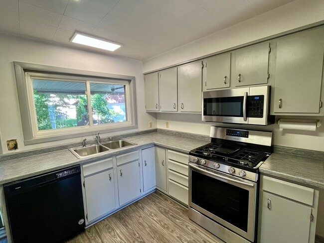 Building Photo - 4 Bed 2 Bath Single Family Home in Wausau