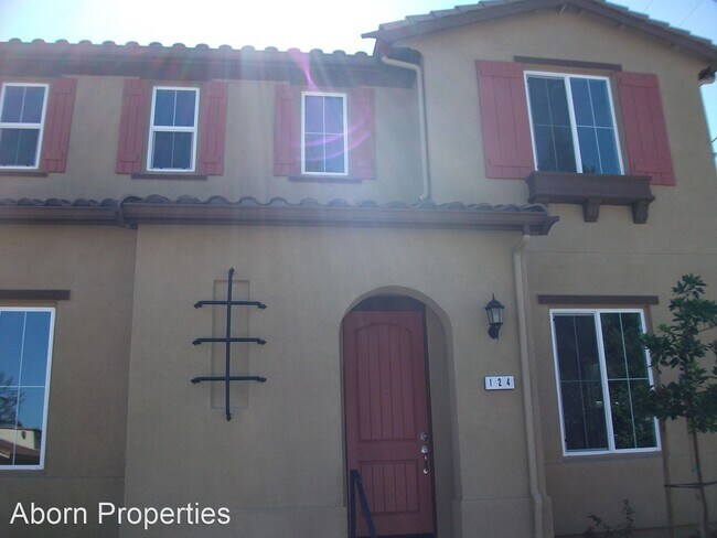 Building Photo - 4 br, 3 bath House - 124 English Rose Circle