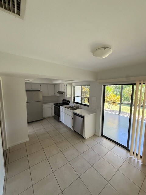 Foto del edificio - 10022-10028 8th St N