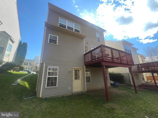 Building Photo - 9241 Greenshire Dr