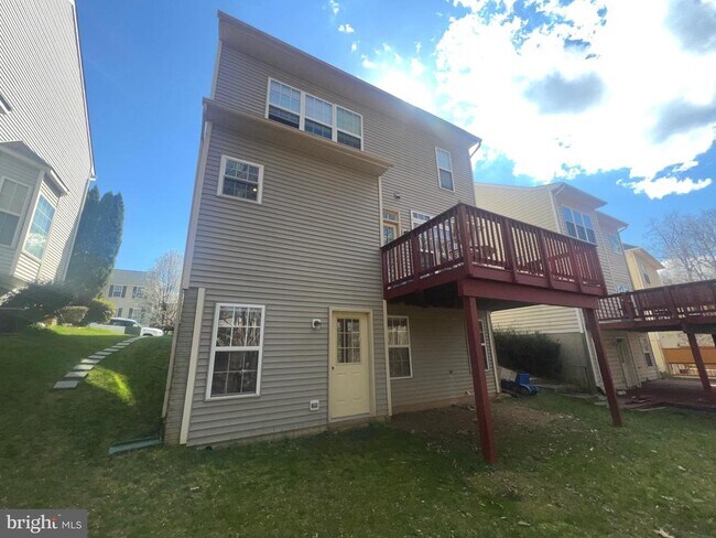 Foto del edificio - 9241 Greenshire Dr