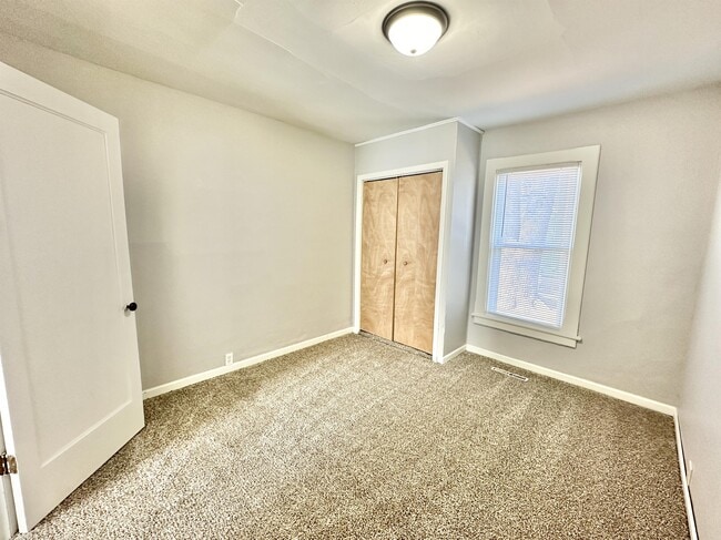 Foto del edificio - 1023 Hackett St