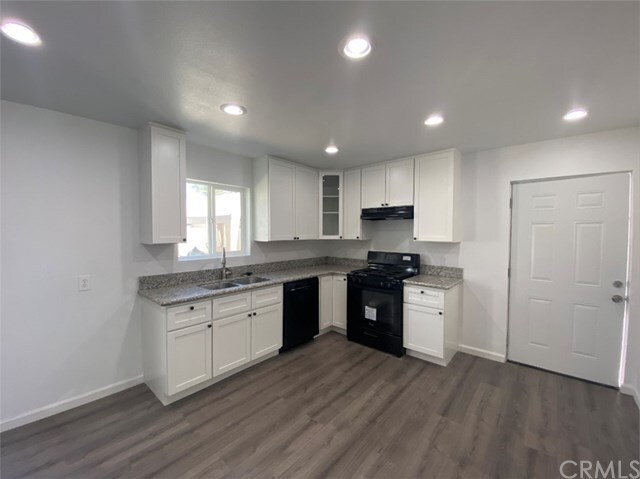 Primary Photo - 544 E G St