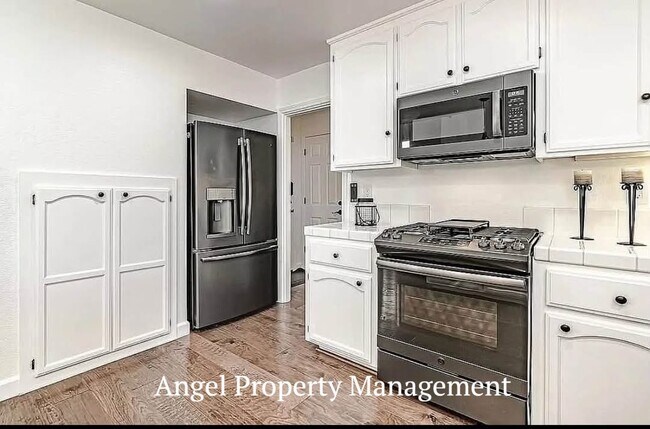 Foto del edificio - 2206 Halsey Cir