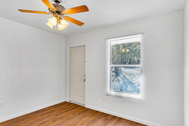 Foto del edificio - 1 Bedroom Studio in Hollister, MO
