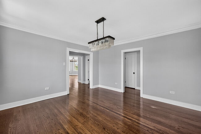 Building Photo - 1101 S Oak Park Ave