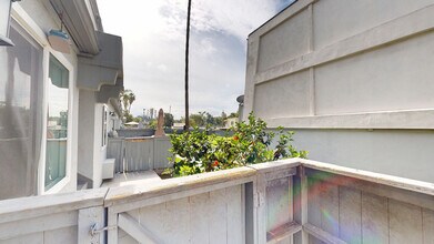 Interior Photo - Rosebeach