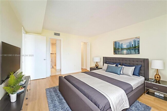 Foto del edificio - 4801 NW 7th St