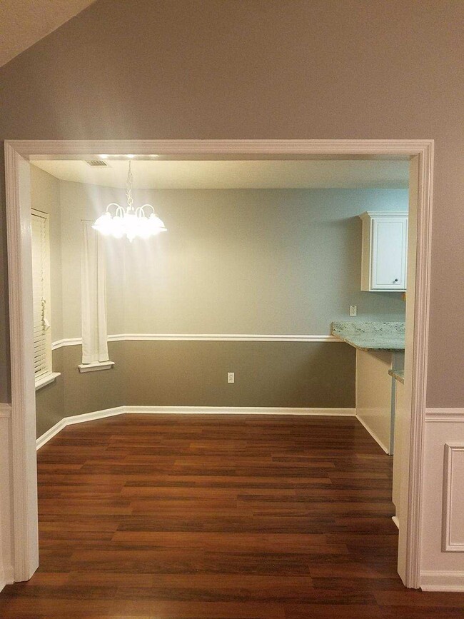 Building Photo - 5127 Saddle Cir