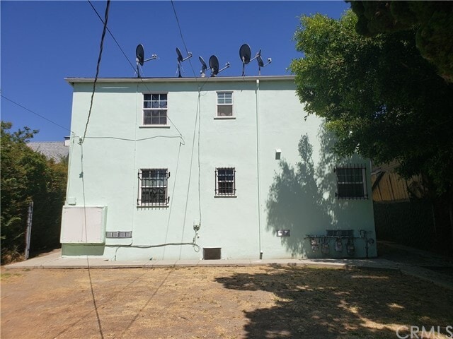 Building Photo - 225 S Hoover St