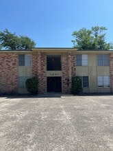 Building Photo - 3801 Kirkman St