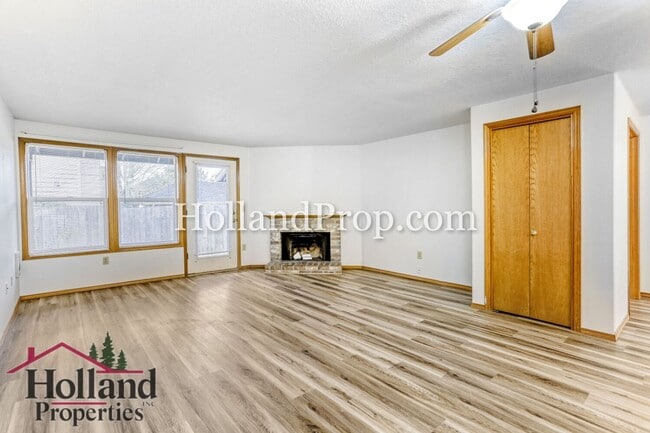 Photo - Comfortable 2-Bedroom Home Near Parks & Transit in Beaverton