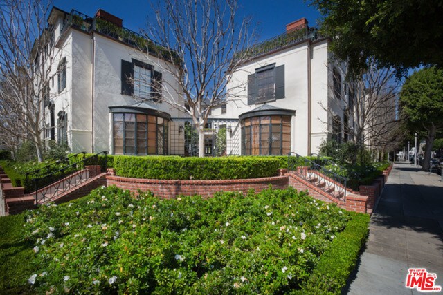 Primary Photo - 171 S Rodeo Dr