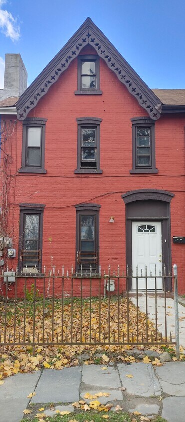 Primary Photo - 263 Powell Ave