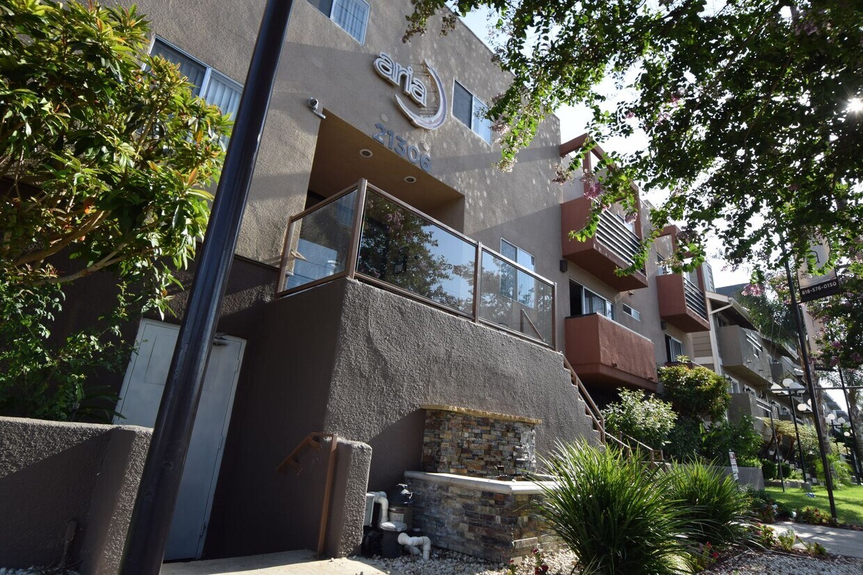 Foto principal - 21306 Parthenia St