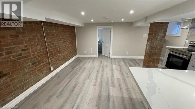 Photo du bâtiment - 123 Robinson St