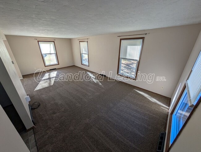 Building Photo - Spacious 4-Bedroom Colonial on Beautiful Wooded Lot