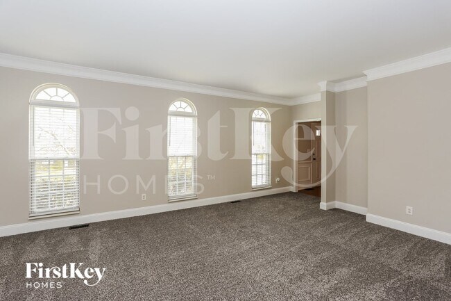 Building Photo - 8601 Glade Ct
