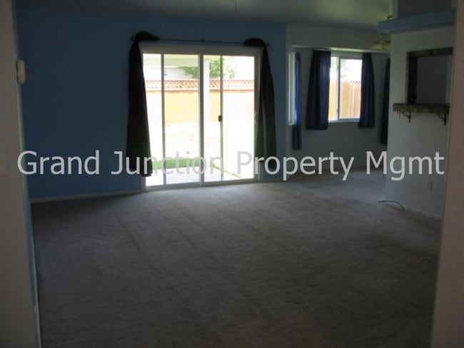 Foto del edificio - Four Bedroom Single Family