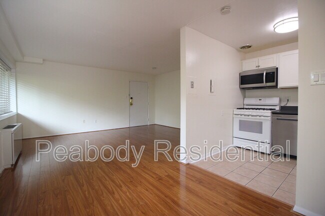 Building Photo - 1511 S George Mason Dr