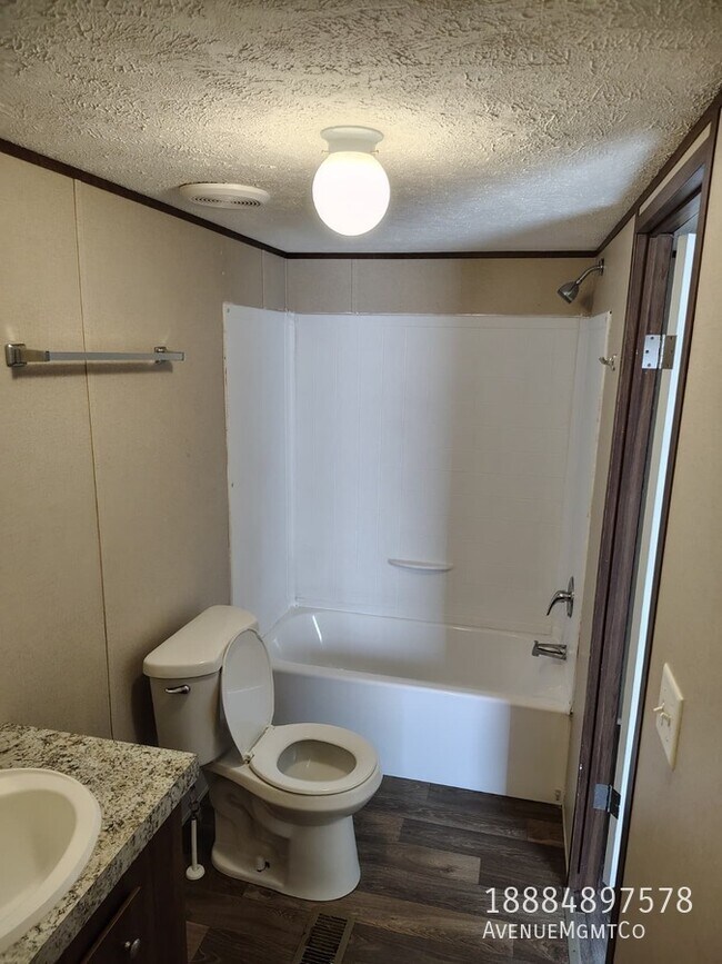 Foto del edificio - 226 Old Tavern Ln