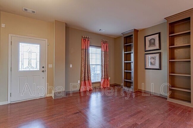 Building Photo - 100 Rivanna Ln