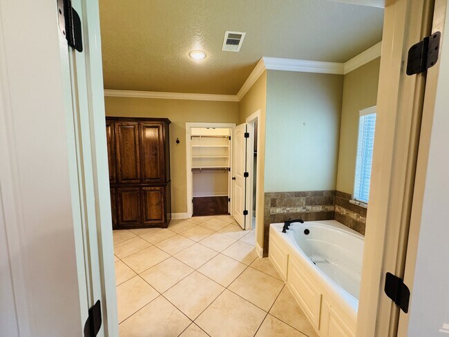 Foto del edificio - 4155 Pinehurst Dr
