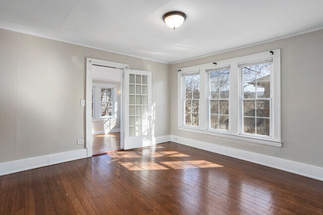 Foto del edificio - 647 Fairview Ave NE
