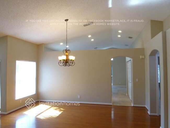 Building Photo - 3432 SW 51st St