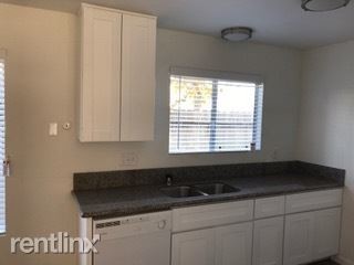 Building Photo - 13042 Carriage Rd
