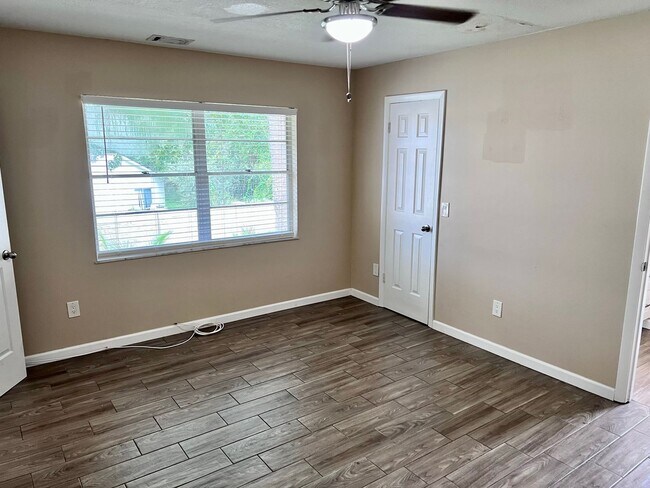 Building Photo - 2/2 Condo In Winter Garden