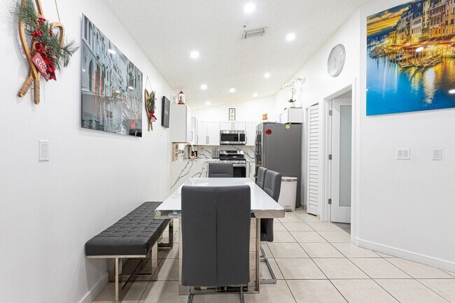 Foto del edificio - 5959 Timber Valley Dr