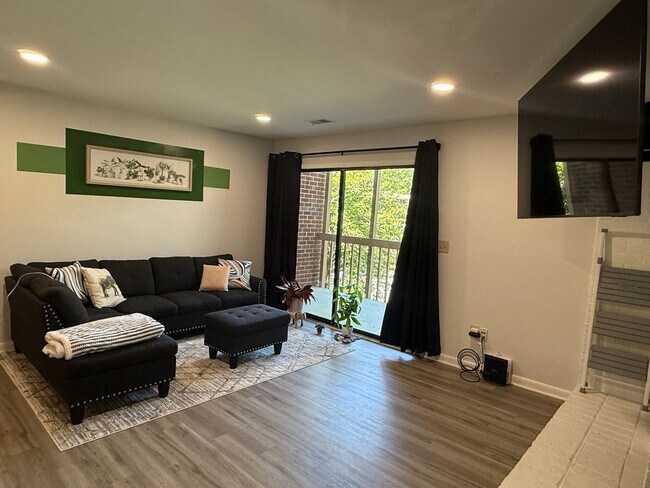 Foto del edificio - Fully Furnished Condo with community pool