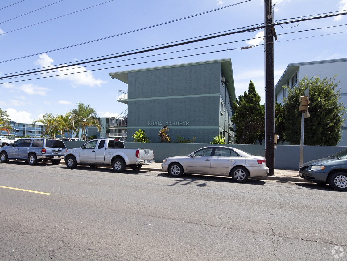 Primary Photo - 94-039 Waipahu St