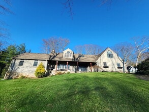 Building Photo - 11 Partrick Ln