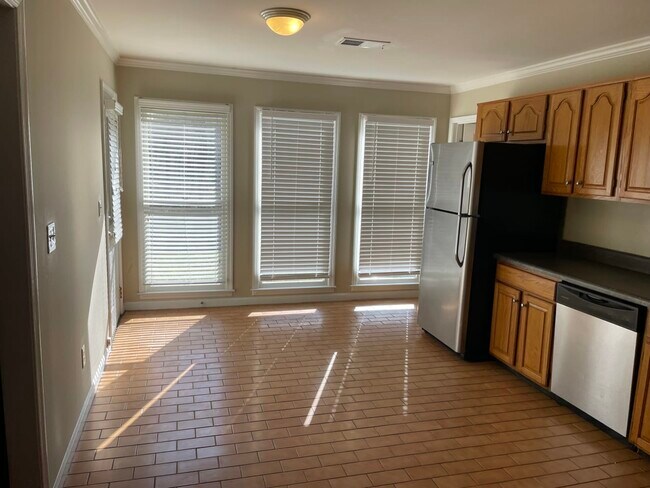Building Photo - 865 Trailside Ln SW