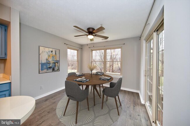 Foto del edificio - 1717 Landmark Dr