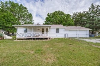 Building Photo - 1509 Mitchell Dr