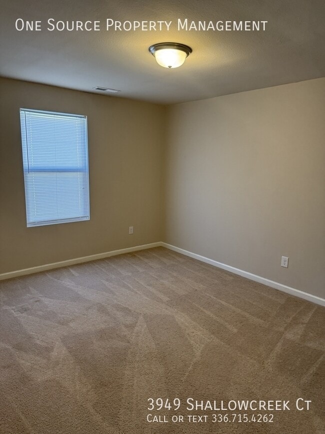 Foto del edificio - 3949 Shallowcreek Ct