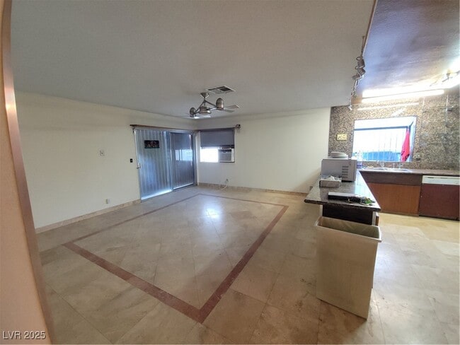 Foto del edificio - 4723 Desert Vista Rd