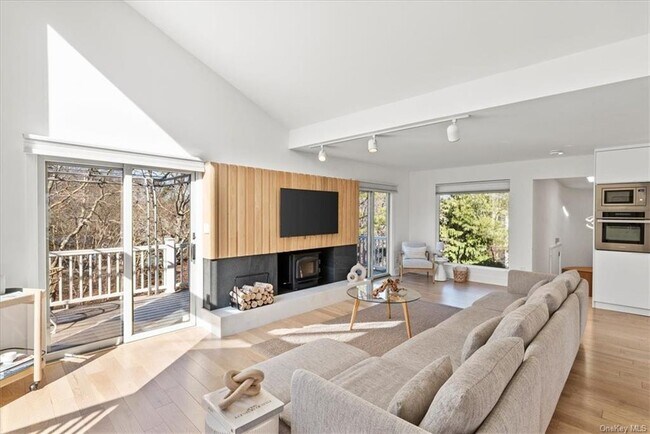 Foto del edificio - 16 Shady Cove Ln