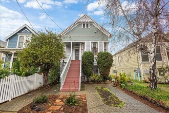 Building Photo - 1817 Sherman St