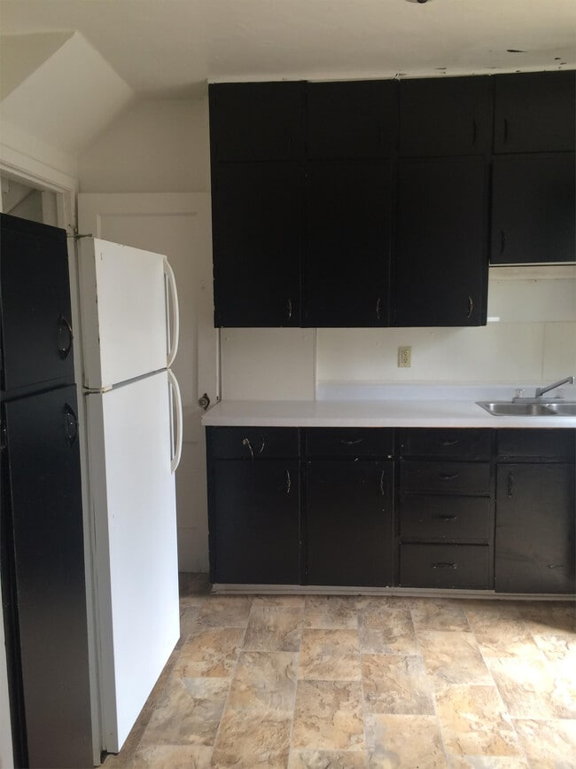 Foto del edificio - 1235 W Mullan Ave