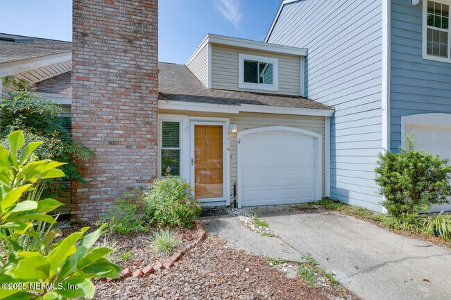 Foto del edificio - 7714 Greenwich Ct W