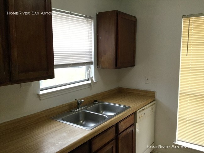 Foto del edificio - 5234 Meadow Rise St