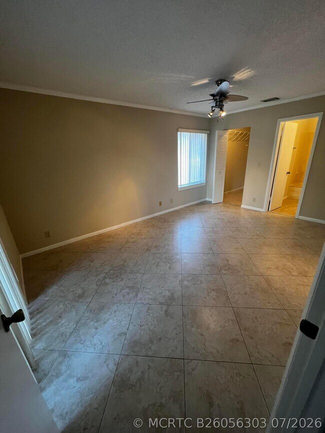 Building Photo - 4215 S 57th Ave