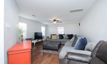 Building Photo - 6010 Ridgebriar Ln