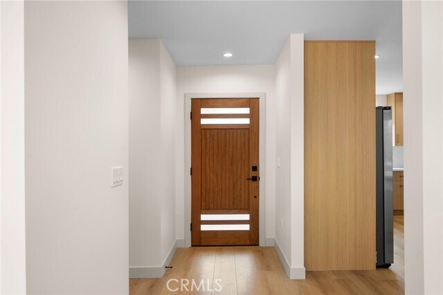 Building Photo - 918 University Ave