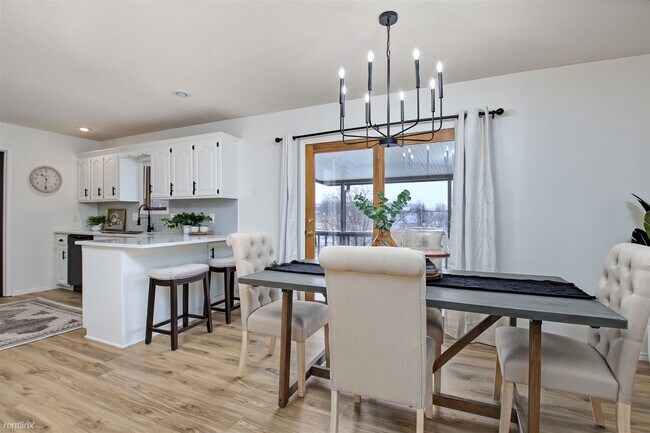 Building Photo - 5 br, 3 bath House - 2500 South 7th Avenue