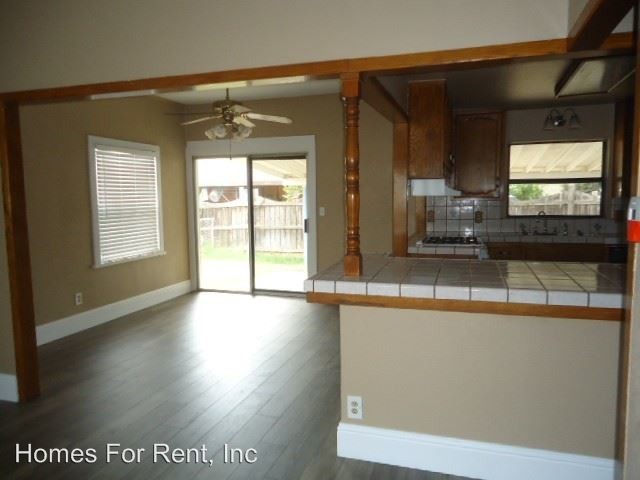 Building Photo - 405-405 Spencer Ave